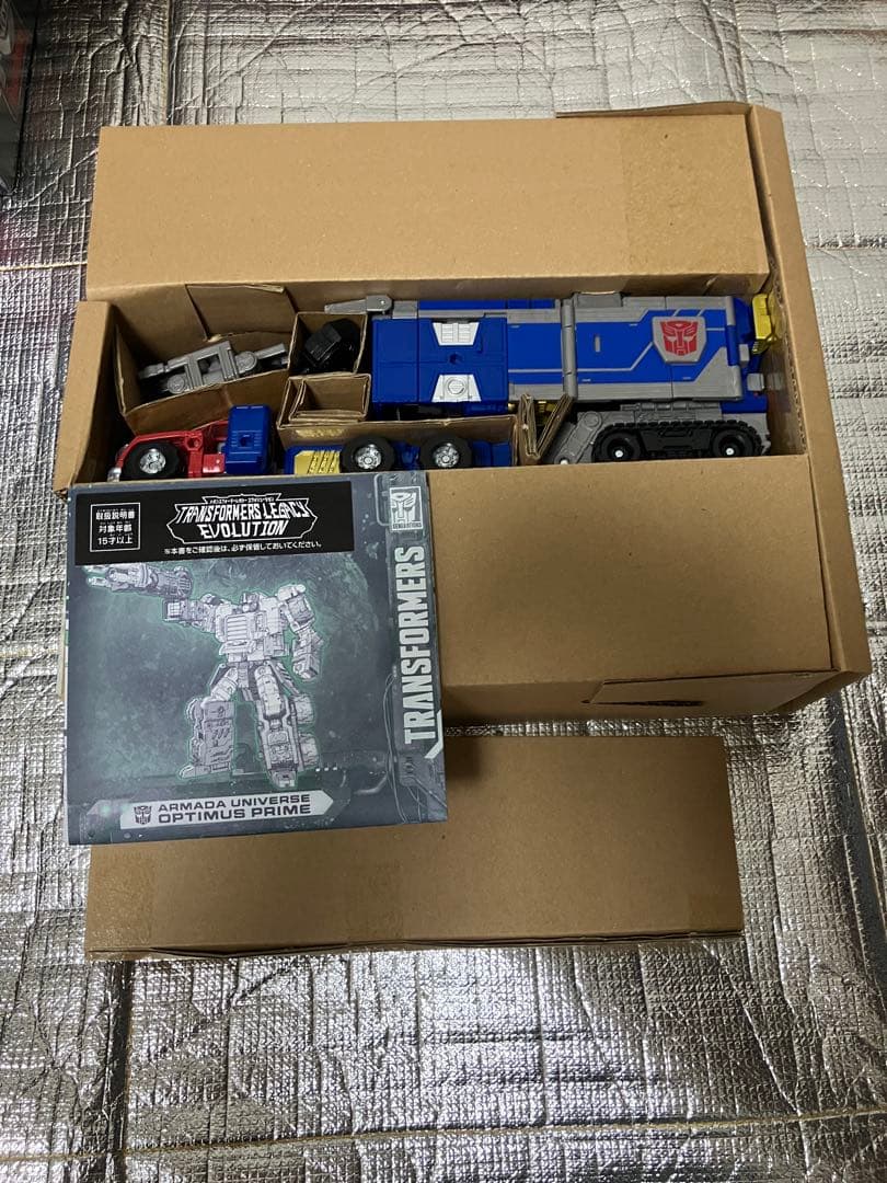 ４体セット　アルマダユニバース　オプティマスプライム　コンボイ　スーパーモード
