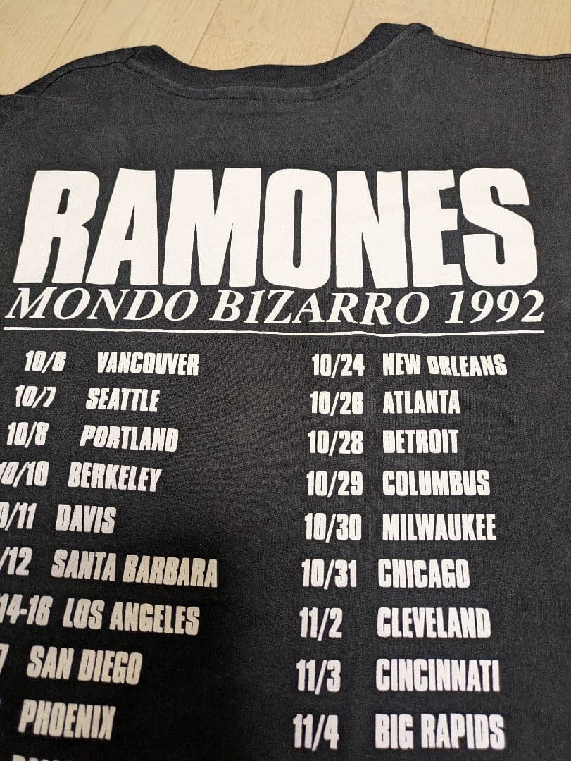 90’s RAMONES　モンドビザーロ　ヴィンテージTシャツ