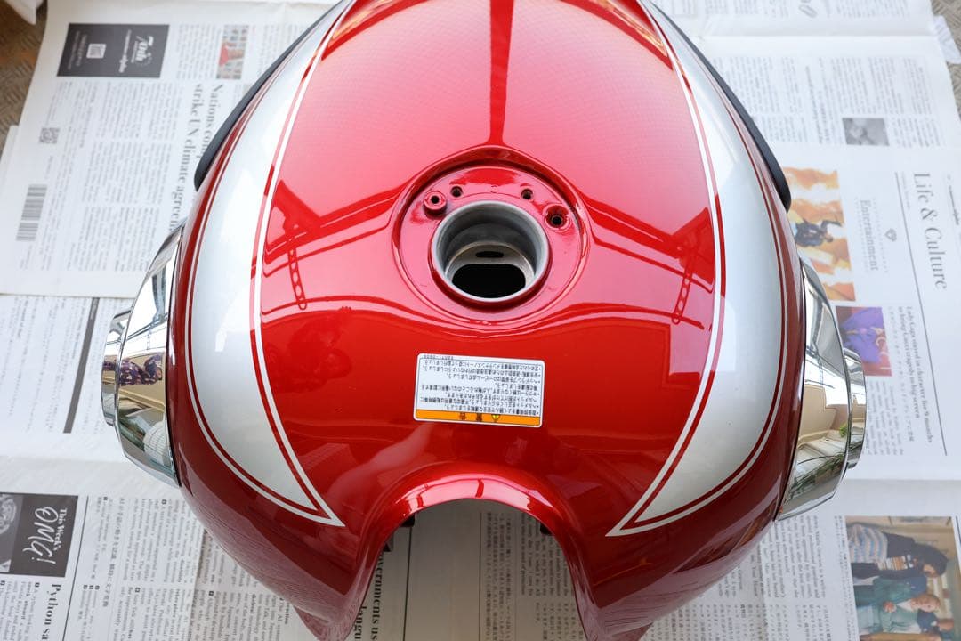 KAWASAKI W800 純正タンク 未使用品