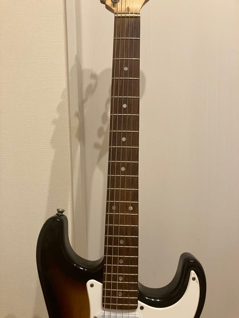 エレキギター　レジェンド　ストラトタイプ