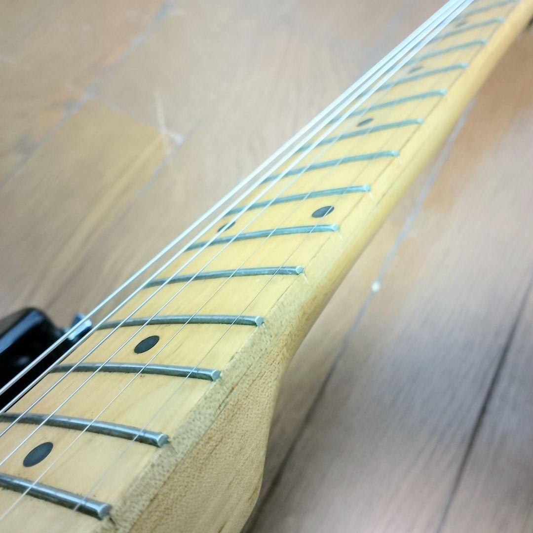 Flavor　エレキギター　トレモロユニット搭載　弦は新品に交換済み！