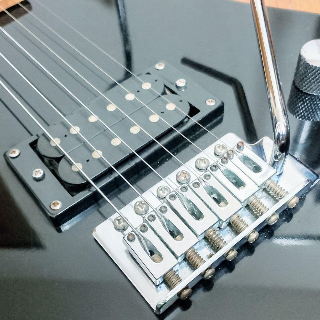 Flavor　エレキギター　トレモロユニット搭載　弦は新品に交換済み！