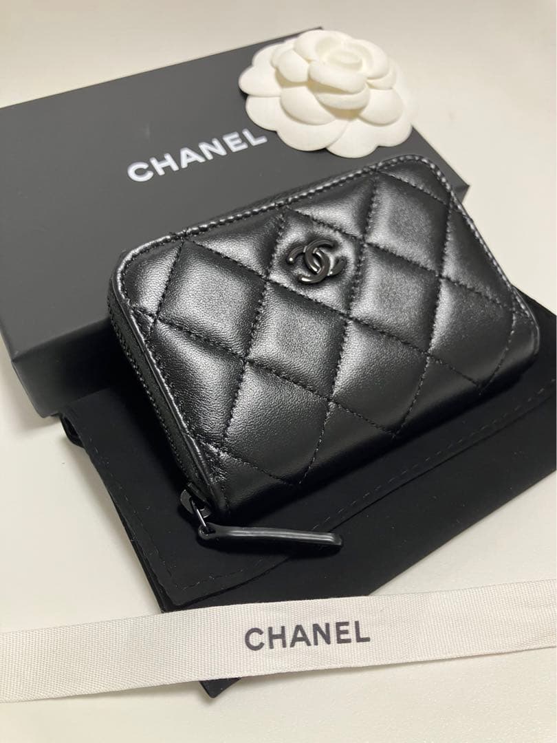 超貴重！新品使用！シャネル SO BLACK クラシック ケース