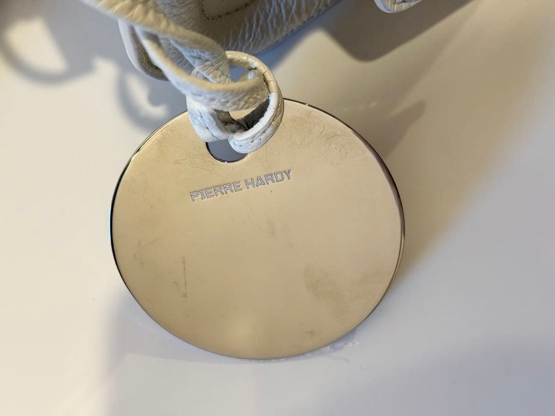 【人気色】PIERRE HARDY マイクロアルファヴィルバッグ　白／黒