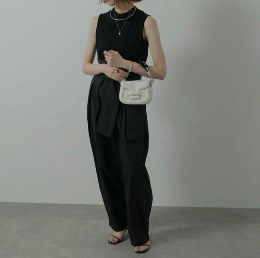 【人気色】PIERRE HARDY マイクロアルファヴィルバッグ　白／黒