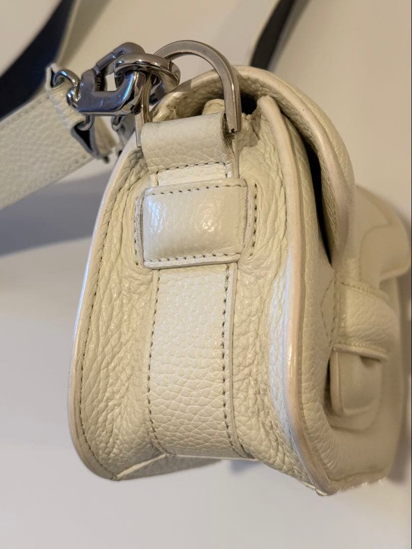 【人気色】PIERRE HARDY マイクロアルファヴィルバッグ　白／黒