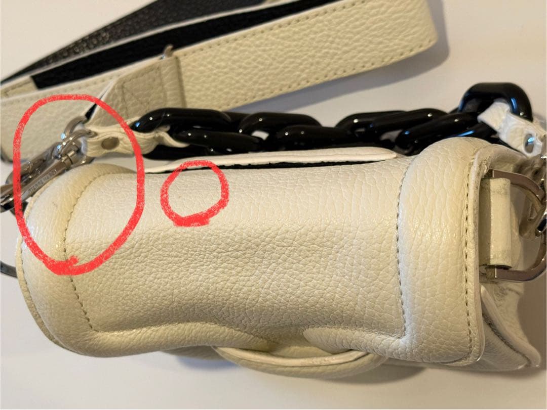 【人気色】PIERRE HARDY マイクロアルファヴィルバッグ　白／黒