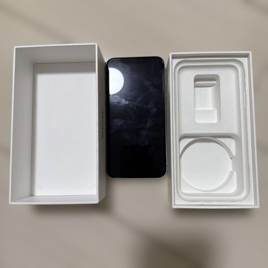 【美品】Apple iPhone X シルバー 本体　箱付き