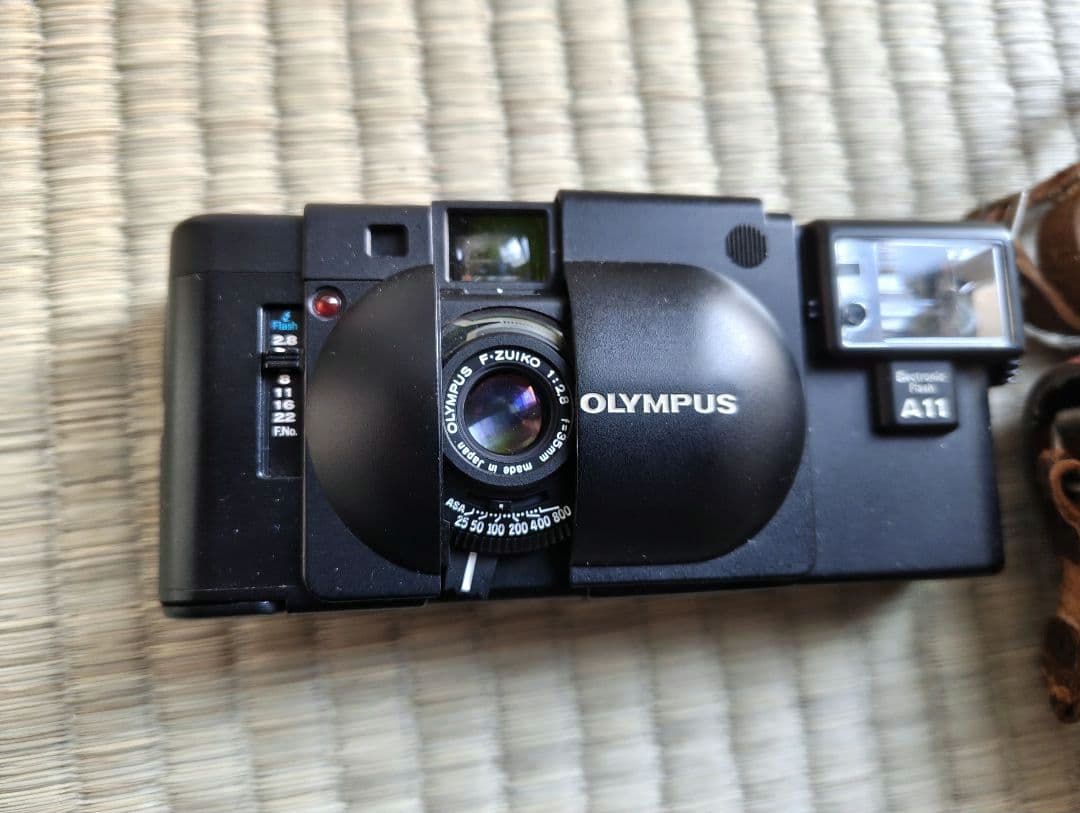 美品OLYMPUS　オリンパス　 XA2 フラッシュA11　革ケース付き！