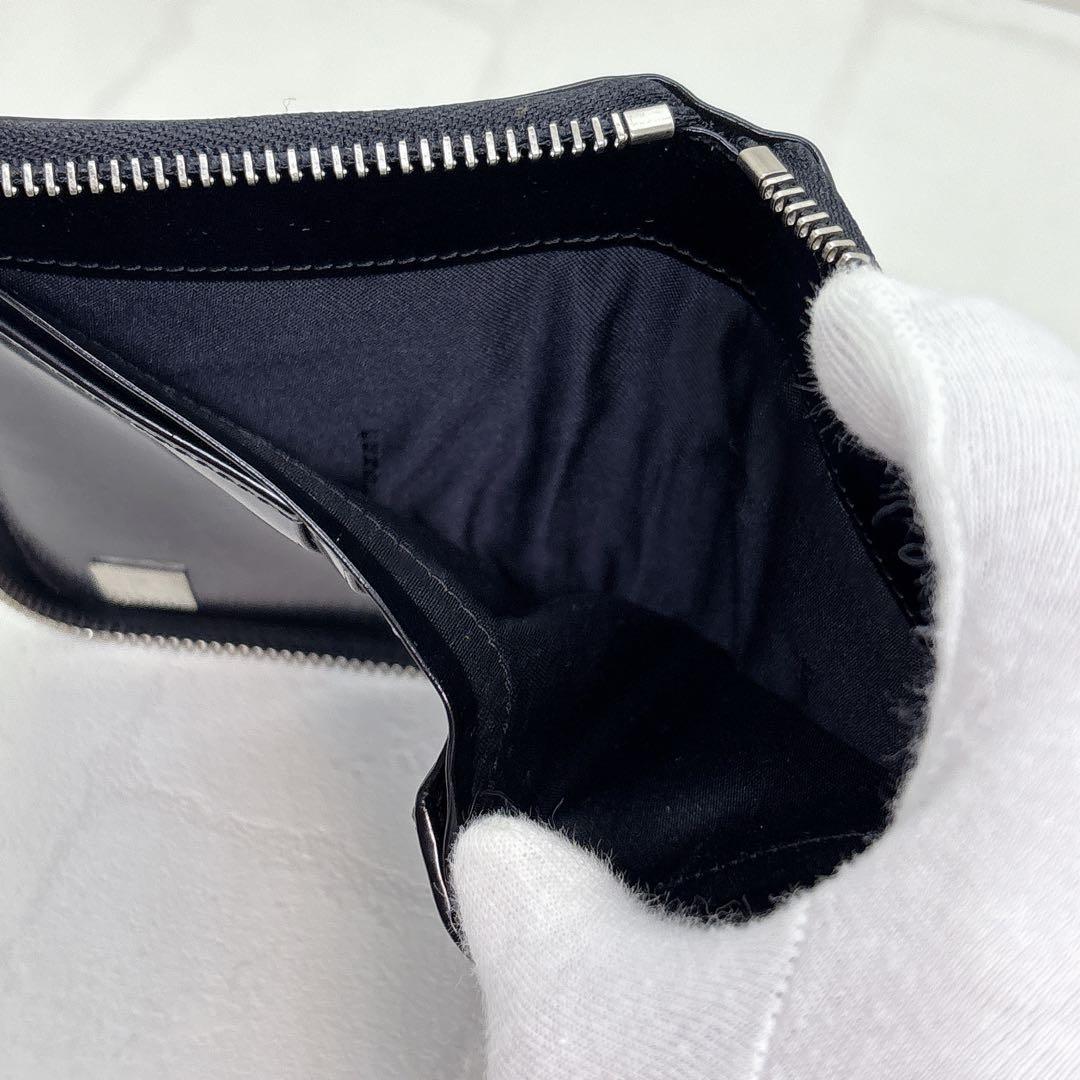 希少✨Fendi フェンディ 黒 レザー 二つ折り財布 ラウンドファスナー