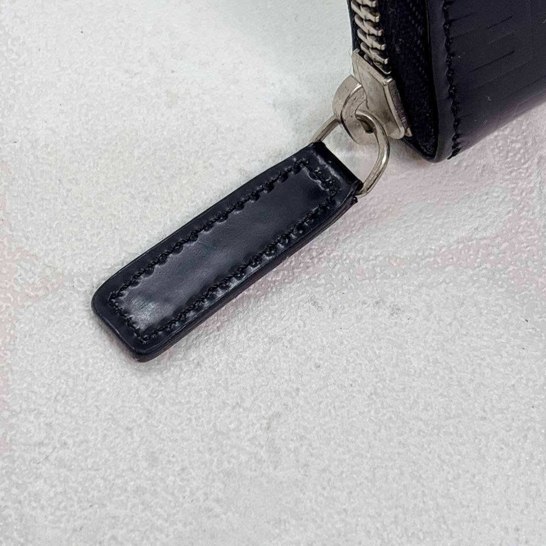 希少✨Fendi フェンディ 黒 レザー 二つ折り財布 ラウンドファスナー