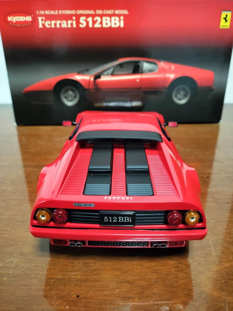 京商1/18フェラーリ512BBi 【新パッケージ】レッド