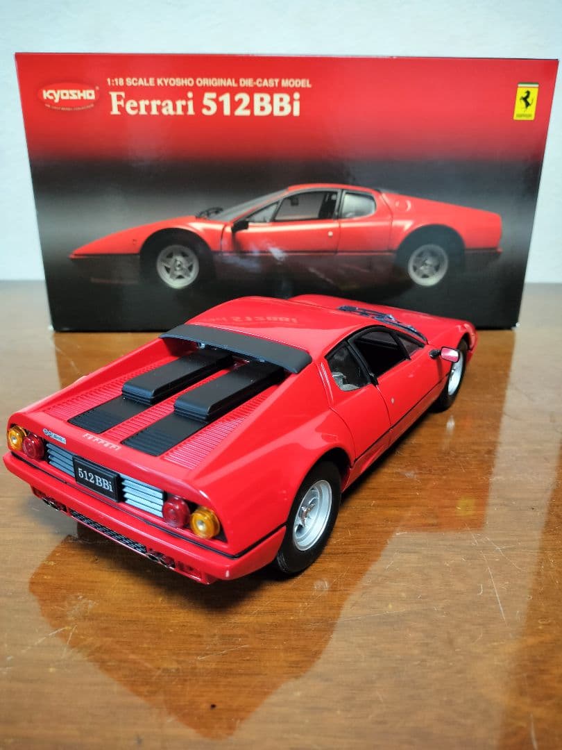 京商1/18フェラーリ512BBi 【新パッケージ】レッド