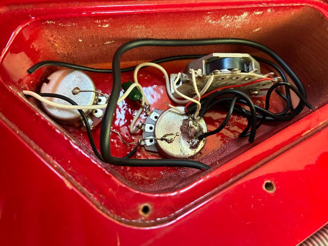 Fernandes エレキギター レッド