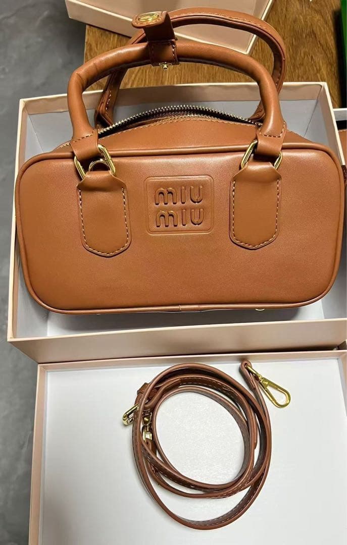 MIU MIU ミュウミュウ ボストンバッグ ハンドバッグ / ショルダーバッグ
