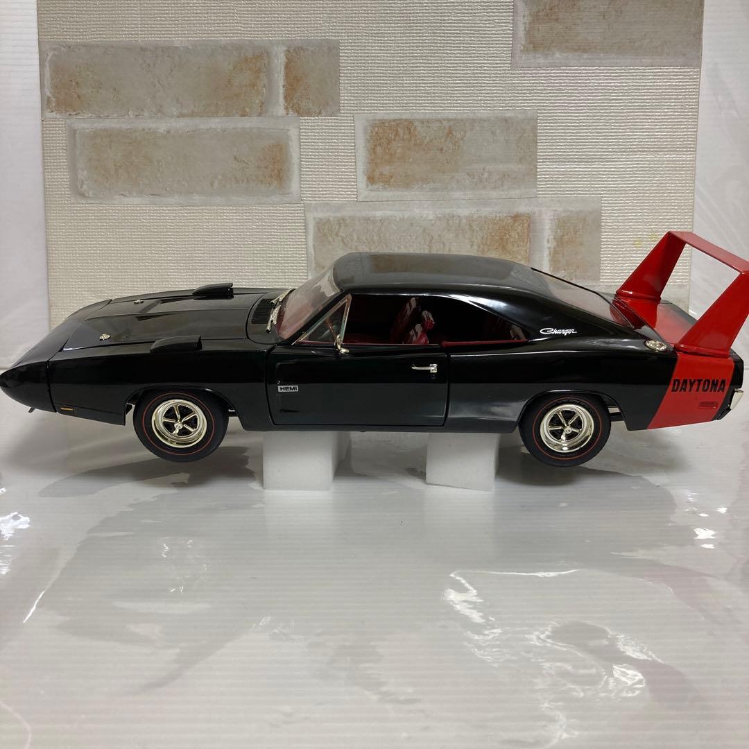 ダッジ チャージャー デイトナ 1/18