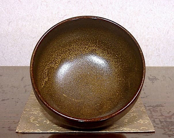 京焼・清水焼　伊東陶山（三代)作　そば釉　茶碗　無傷　共箱　保証。