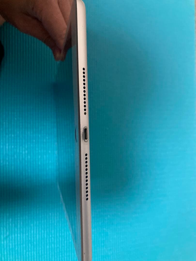 iPad 第8世代 32GB Wi-Fi シルバー