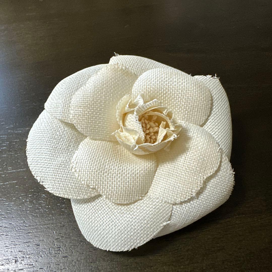 シャネル、カメリアコサージュ