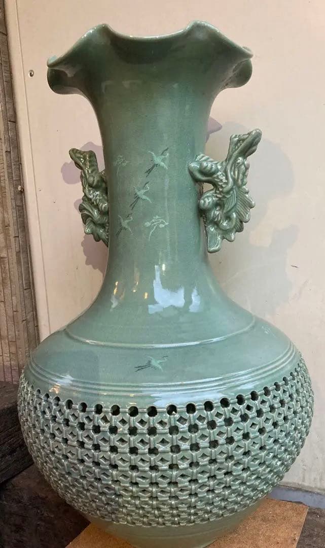 青山作　特大壺　青磁　透かし 雲鶴紋　二層網目　訳あり　花瓶　網目彫　緑色　双耳