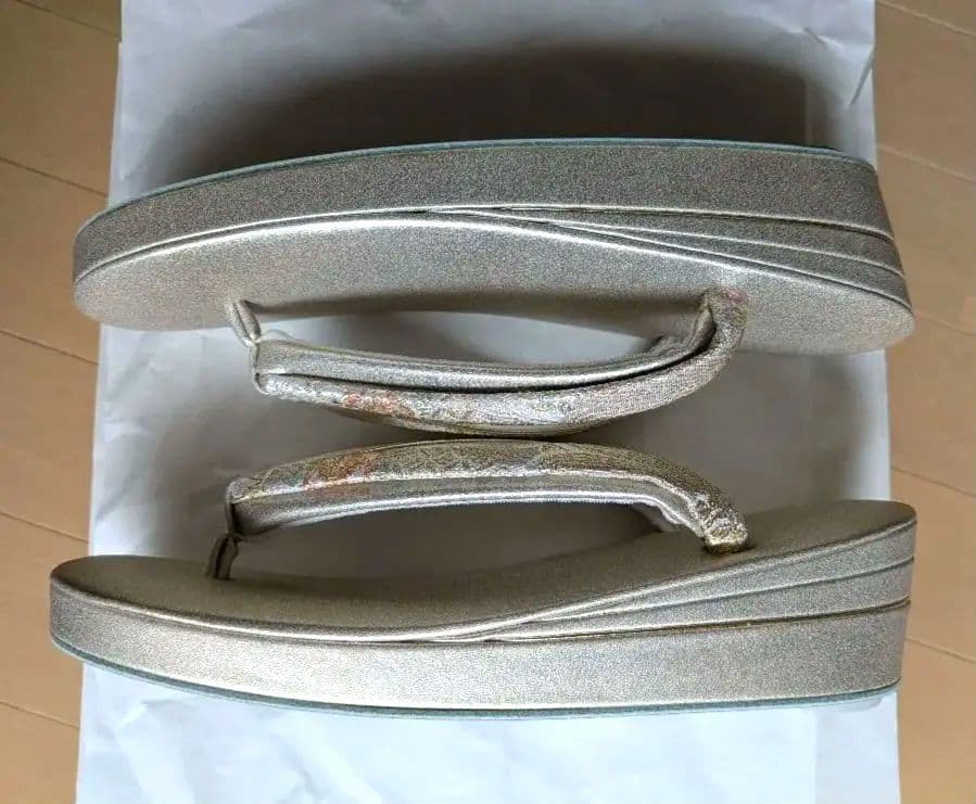 ★★いまさん★★　新品未開封　西陣織　正絹帯地　和装用バッグと草履セット