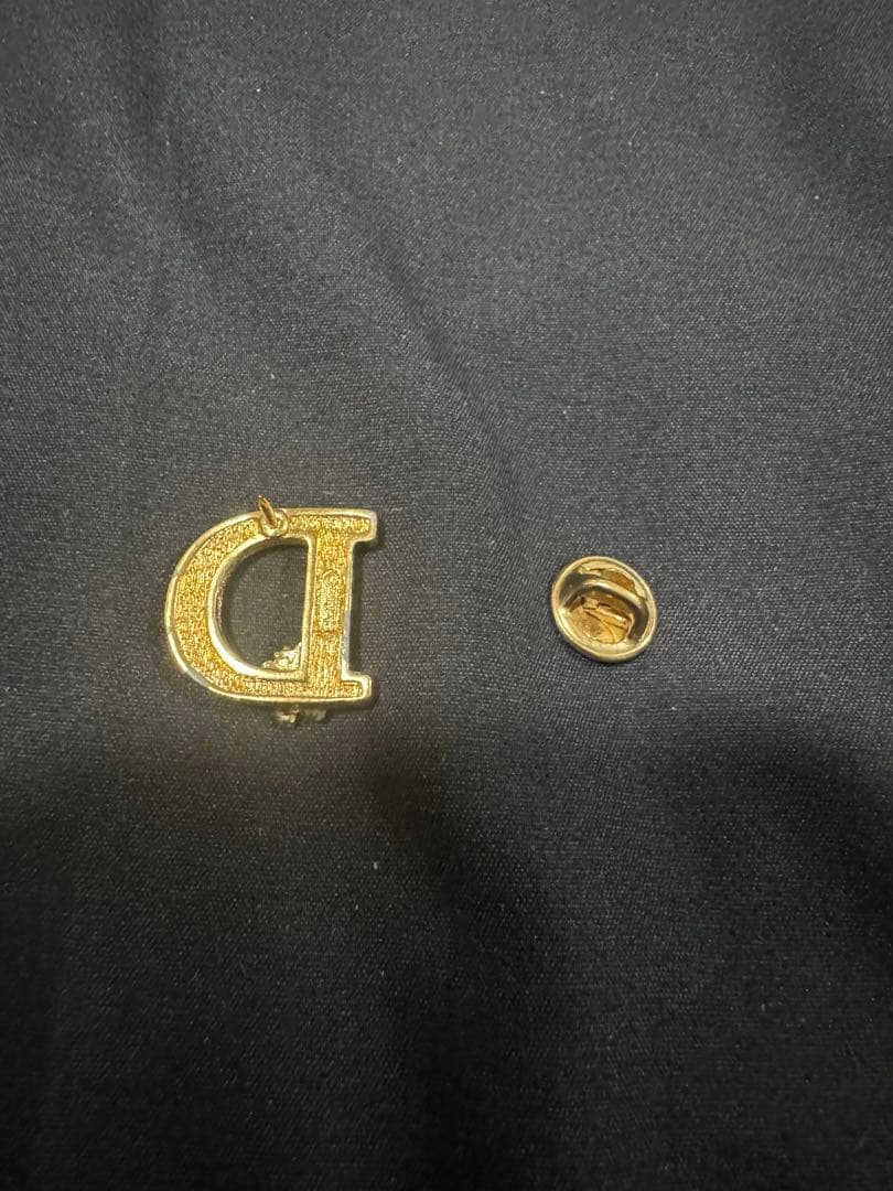 ✨クリスチャン　ディオール　ピンブローチ　蜂　ビー　Dロゴ　ゴールド　刻印