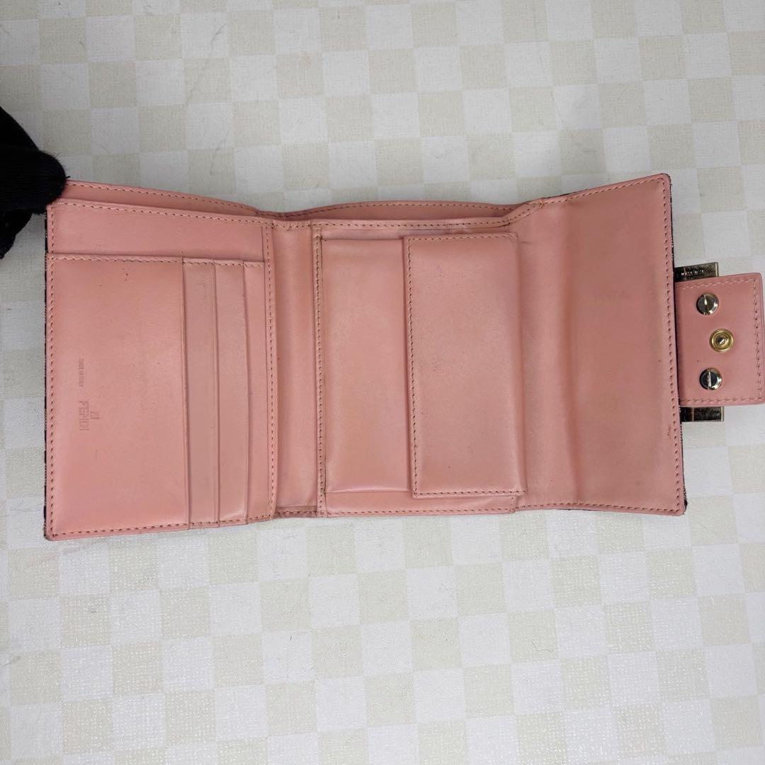 極美品　FENDI フェンディ　財布　二つ折り　M94