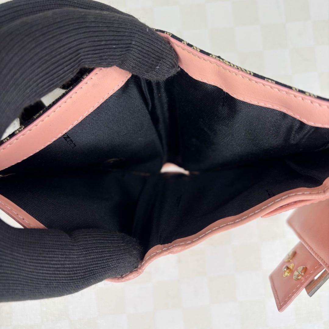 極美品　FENDI フェンディ　財布　二つ折り　M94