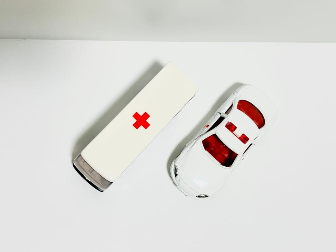 TOMY トミカ いすゞ スーパーハイデッカーバス 愛の献血車 トヨタ ソアラ