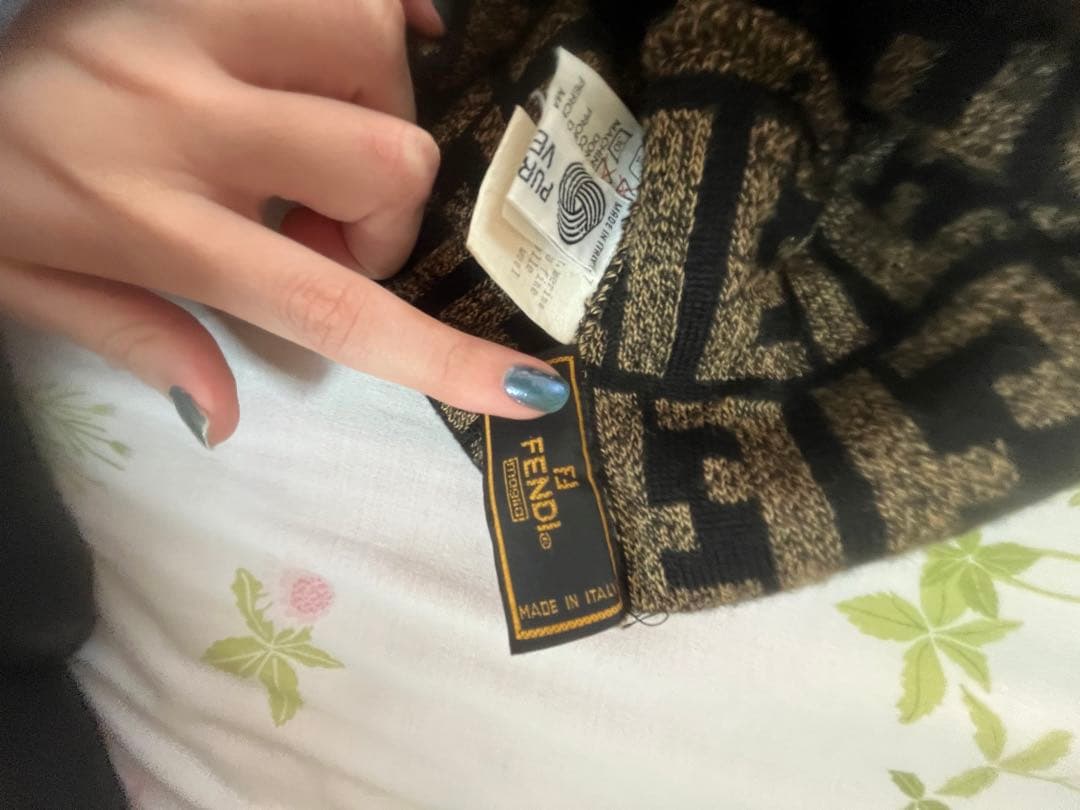 FENDI 黒金 ビーニー ニット帽