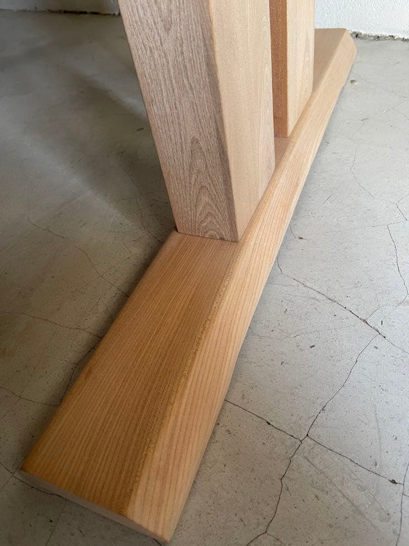 天然木無垢材　耳付き　ダイニングテーブル　二本脚