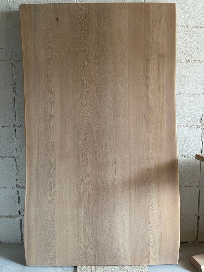 天然木無垢材　耳付き　ダイニングテーブル　二本脚