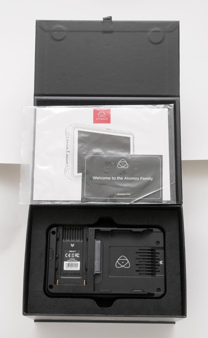 ATOMOS Ninja V 5インチ 2TB SSD付き4K HDRモニター