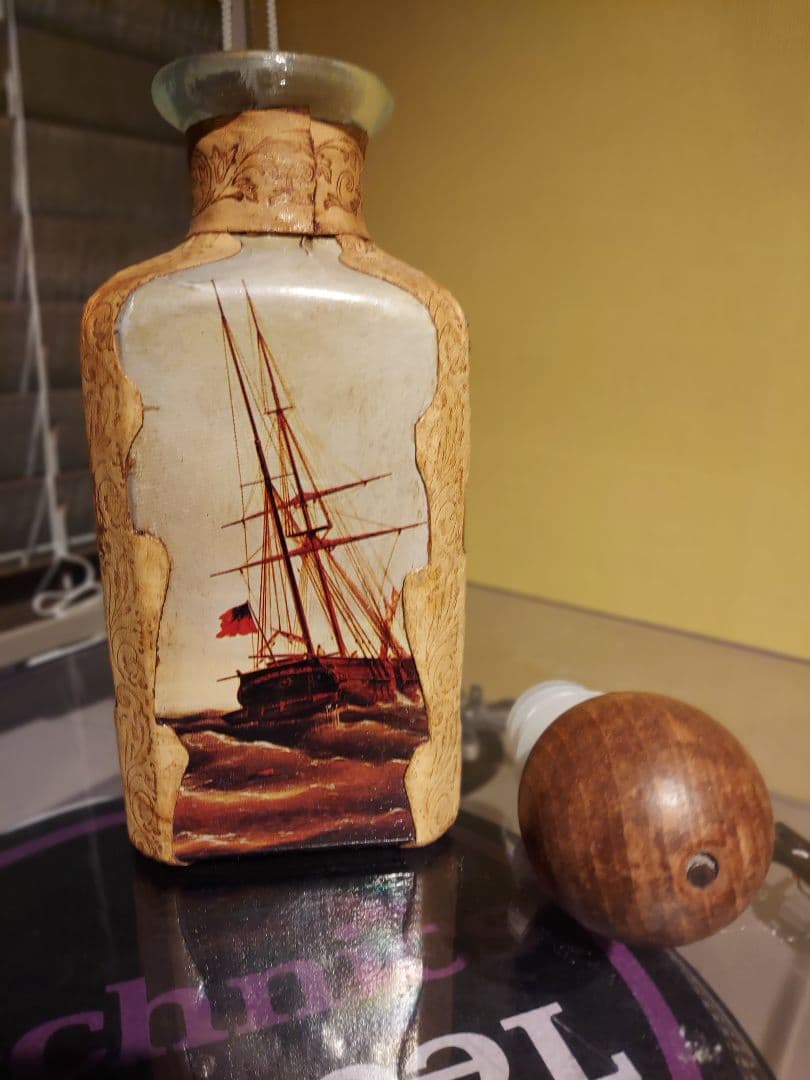 デキャンタ　イタリア製