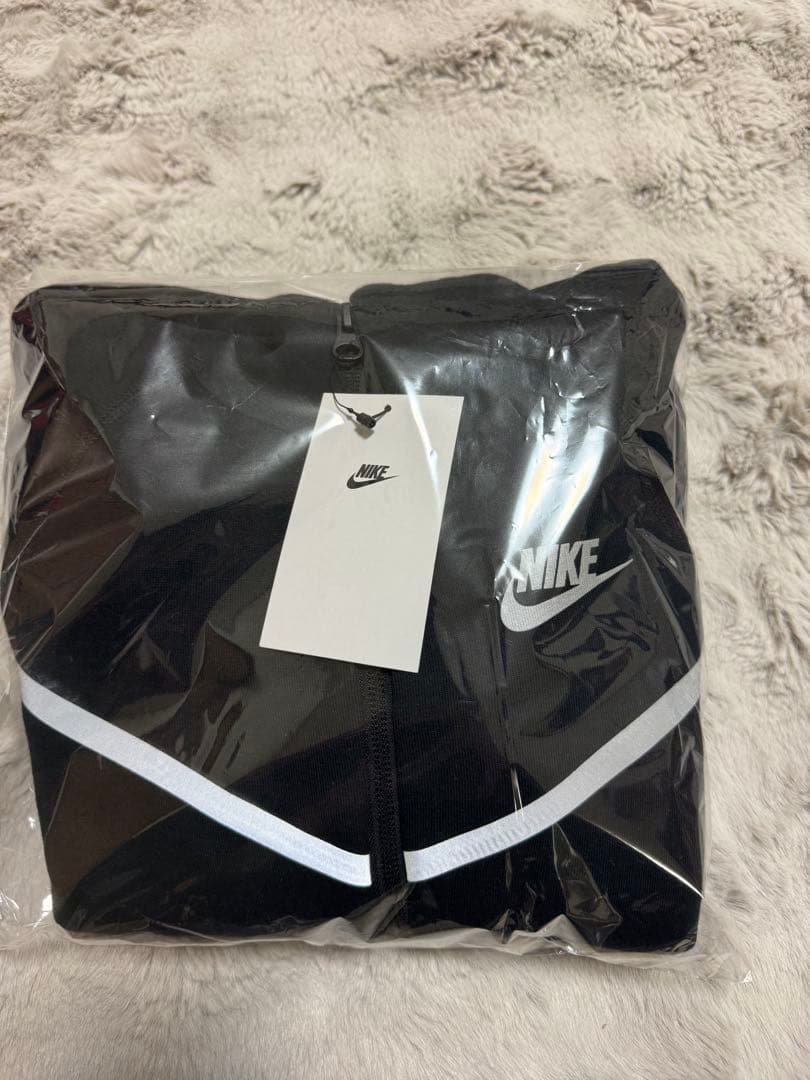 ナイキテック　反射