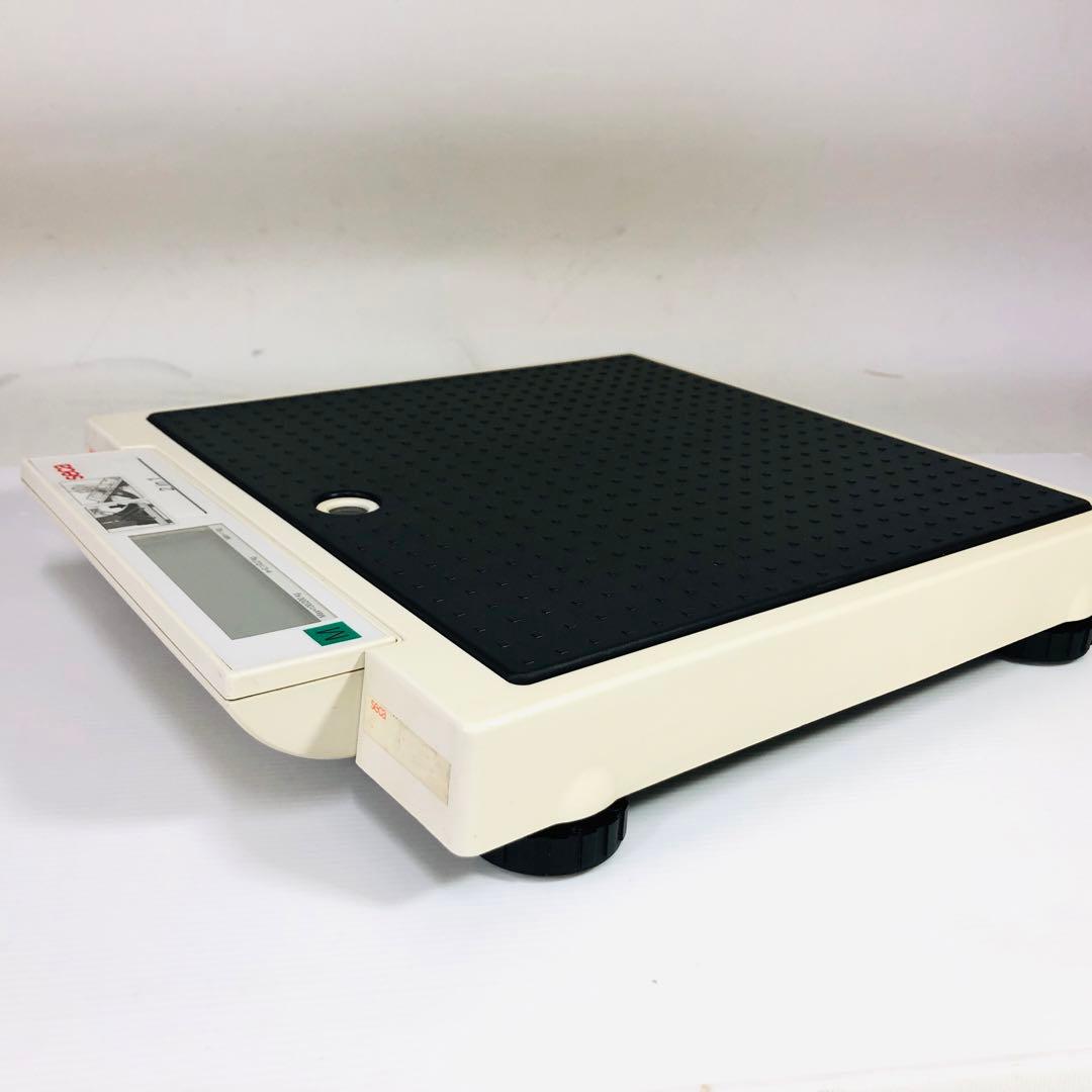 軽量＆高精度。現場で信頼される体重計。デジタルフラットスケール seca877