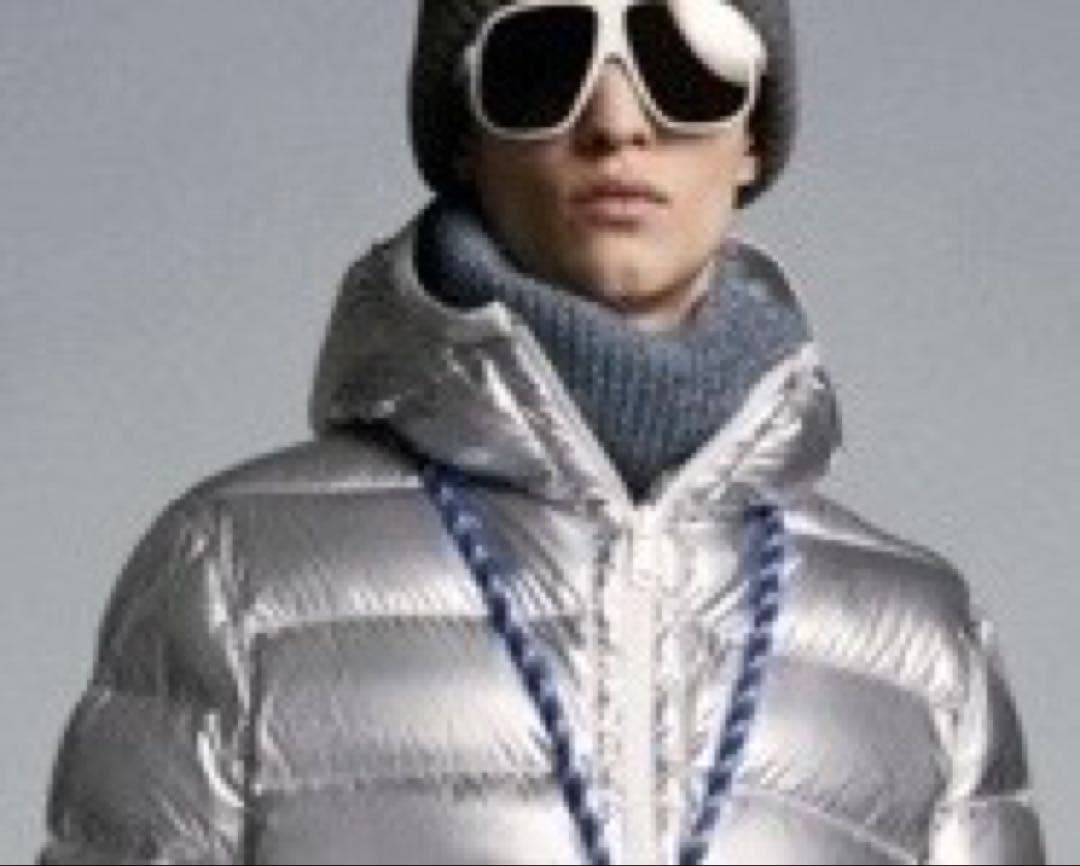 モンクレールネックウォーマー （未使用）黒とグレー