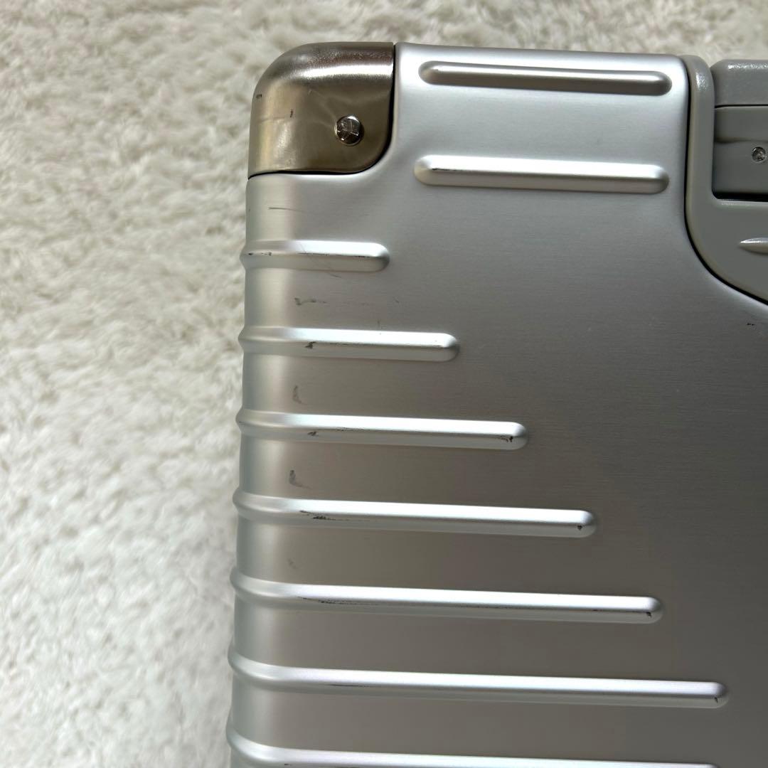 innovatorイノベーター アルミスーツケース スターリングシルバー 42L