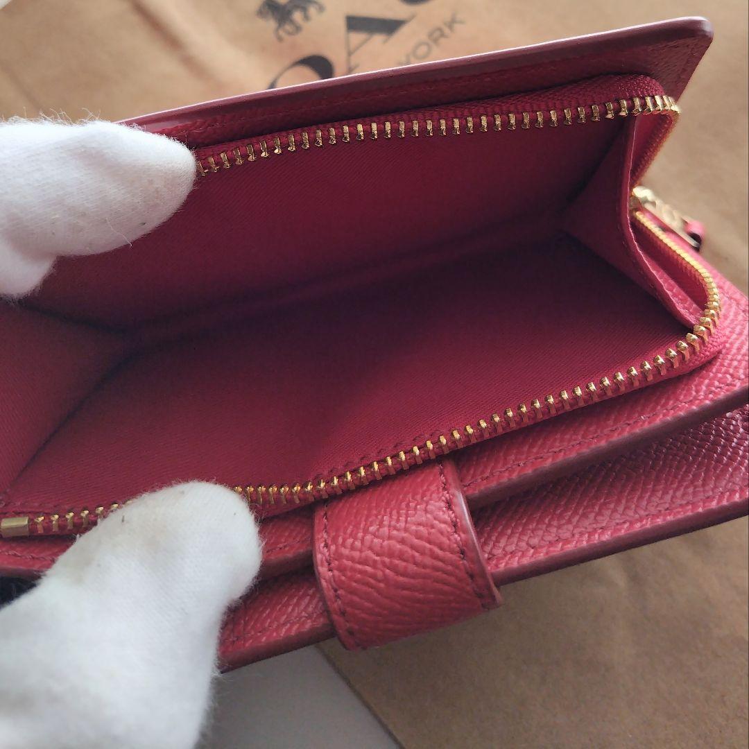 【新品】コーチ　COACH 新作　二つ折り財布　レッド　ピンク