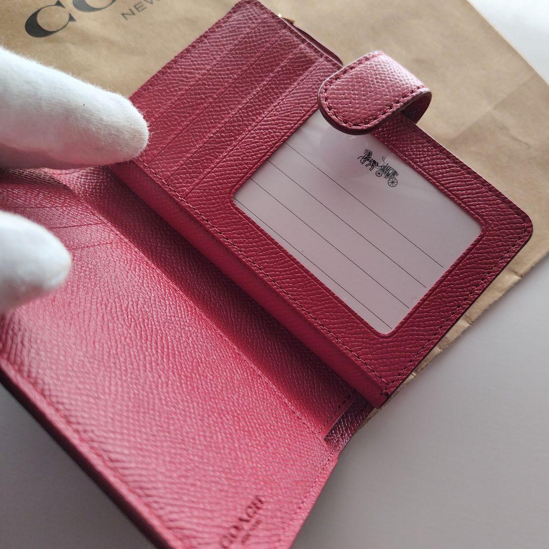 【新品】コーチ　COACH 新作　二つ折り財布　レッド　ピンク