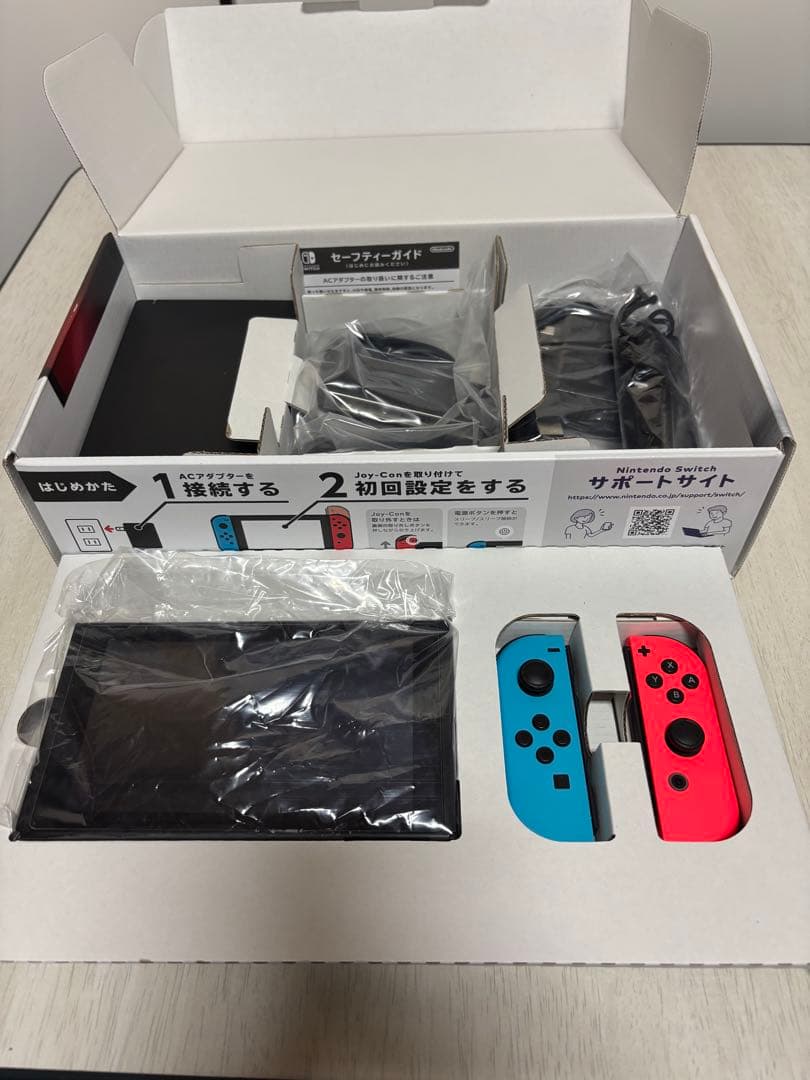 Nintendo Switch 本体 赤/青 Joy-Con 付属品 ケース付き