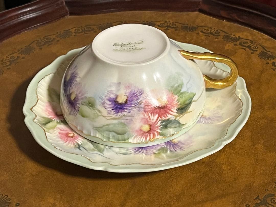 リモージュ　暈しハンドペイント　花柄陶器カップとソーサーセット