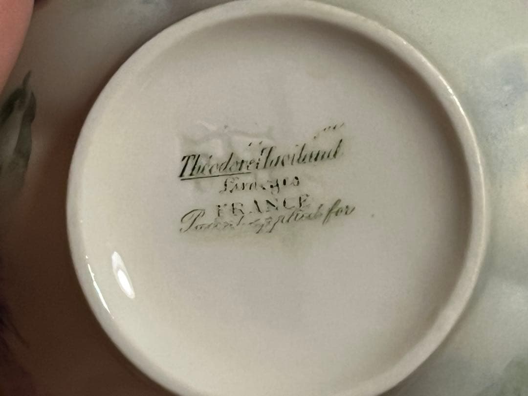 リモージュ　暈しハンドペイント　花柄陶器カップとソーサーセット