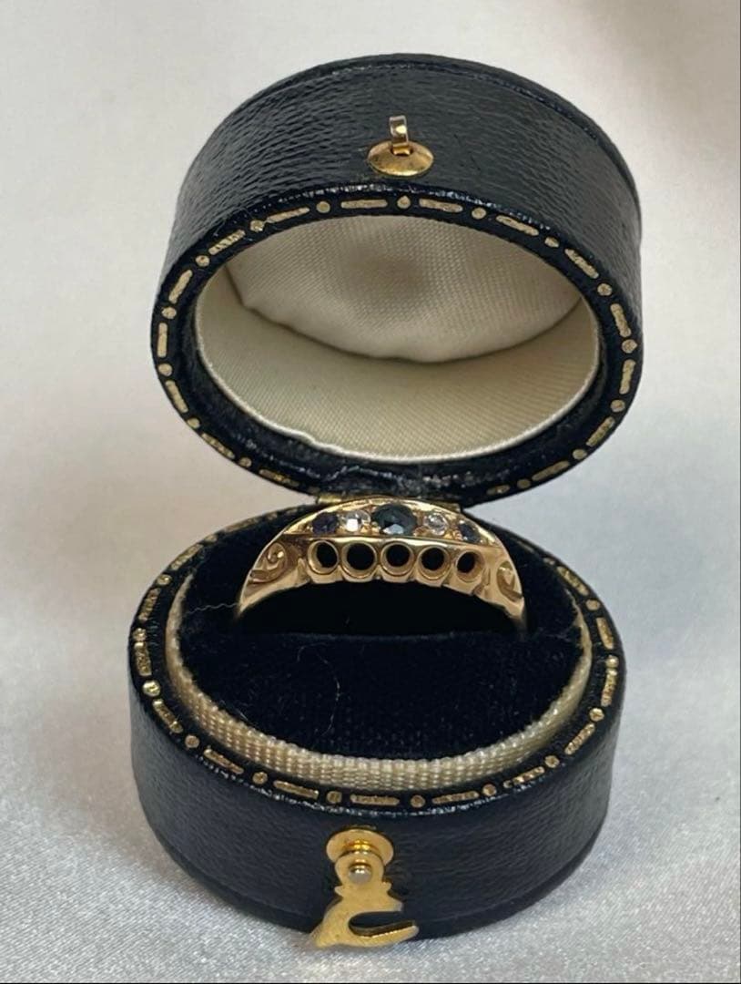 英国　イギリスアンティーク　18ct 18金　サファイヤリング