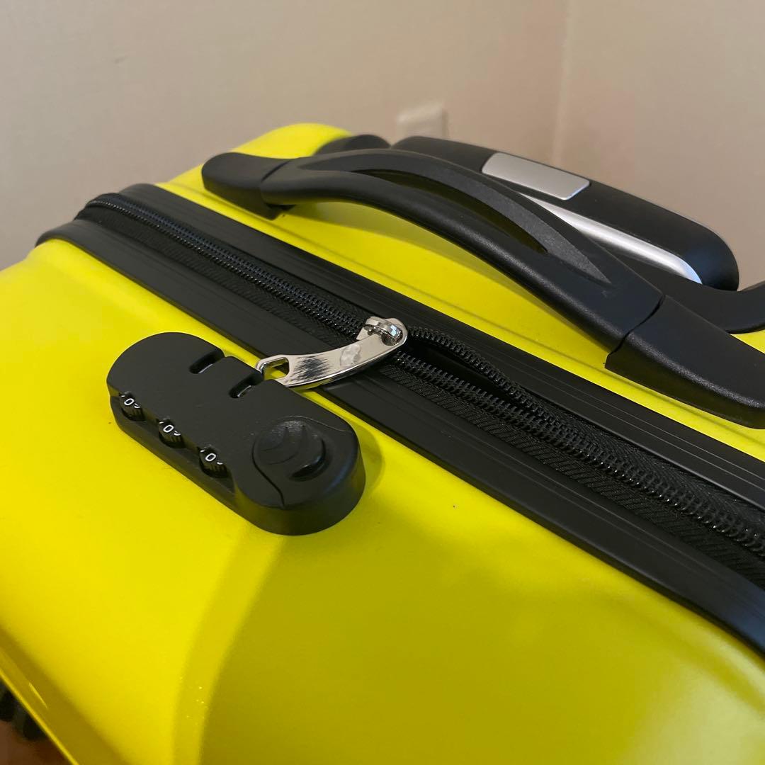 【美品】子どもが乗れるキッズキャリーケースNORICCOレモンイエロー　つやなし