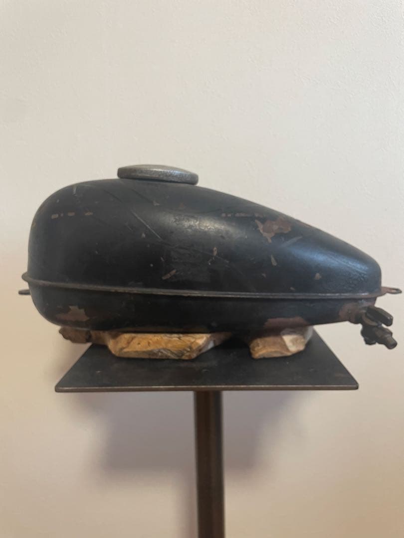 汎用.流線型　ナロータンク　ピーナッツタンク　リブ　付き