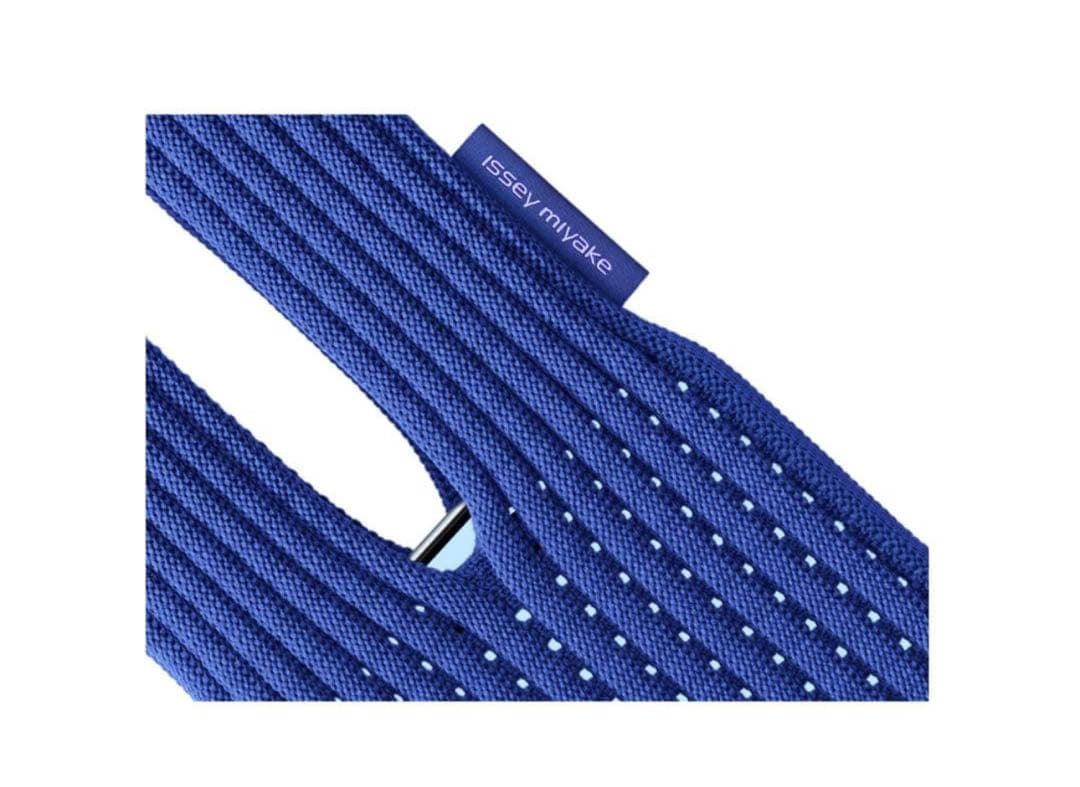 Apple iPhone Pocket ISSEY MIYAKE ロング 青