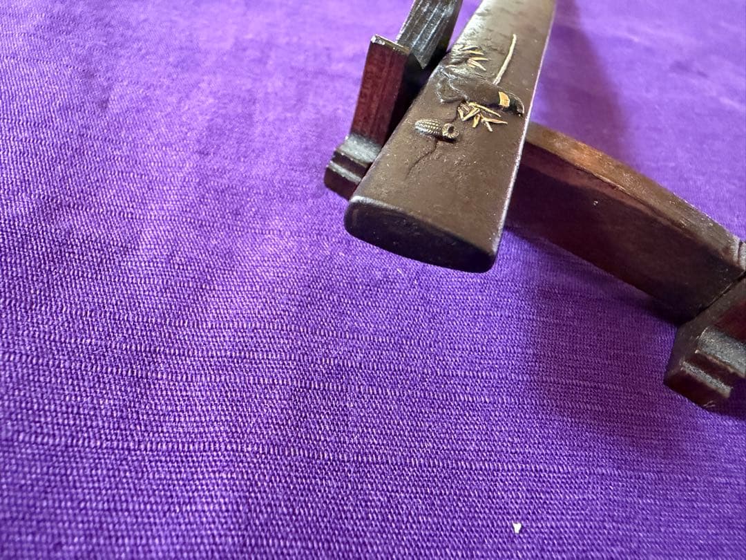 江戸後期　鉄地棒小柄象嵌色絵　太公望図　鞘付珍品（日本刀装具小刀目貫鐔鐔拵笄馬針