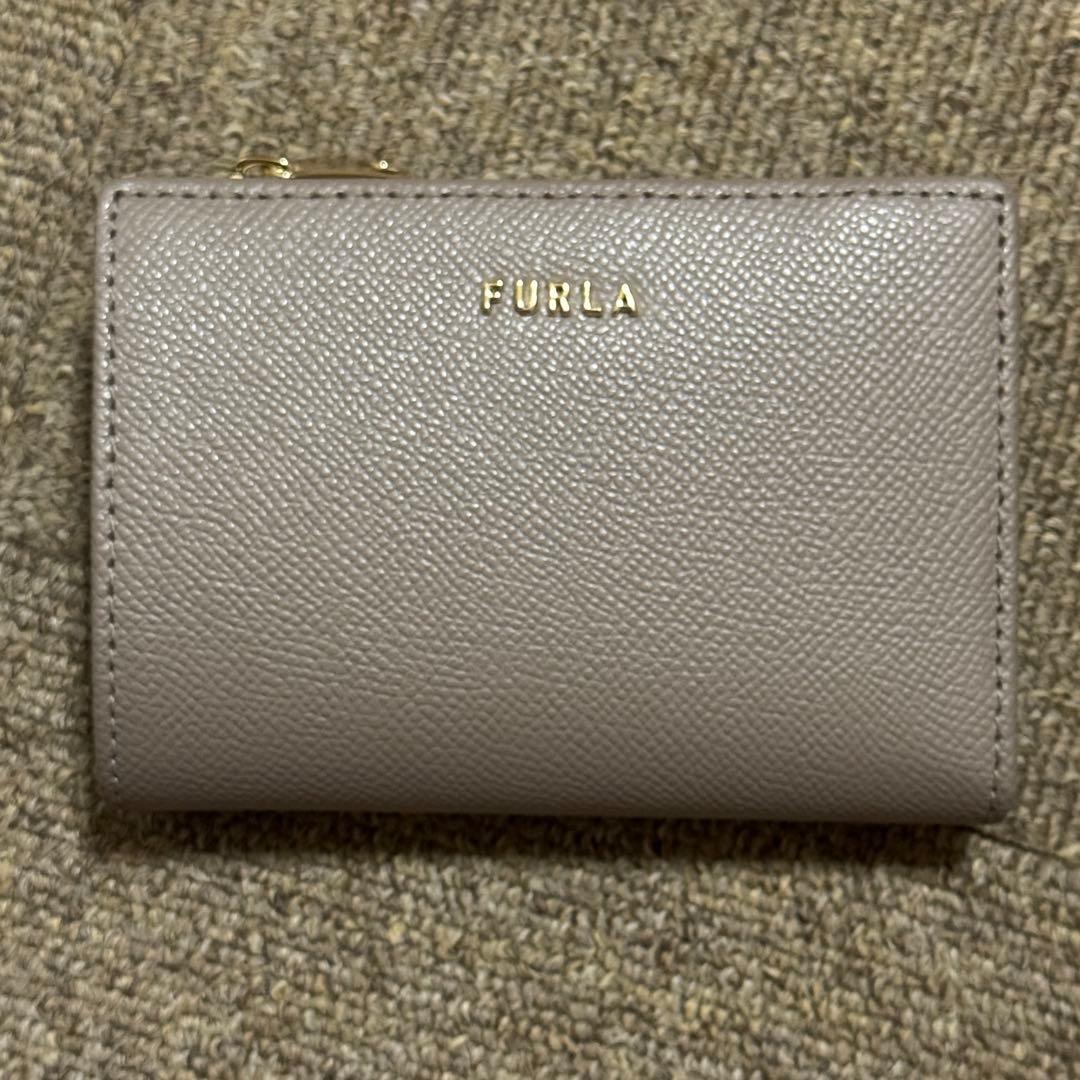 【美品】FURLA フルラ　二つ折り財布　ベージュ　週1回半年使用　即購入OK！