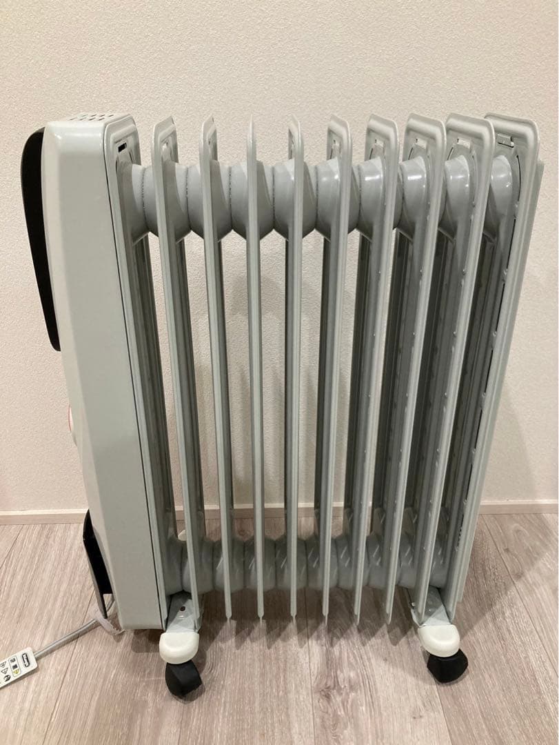 デロンギ　1500W オイルヒーター H771015EFSN-BK